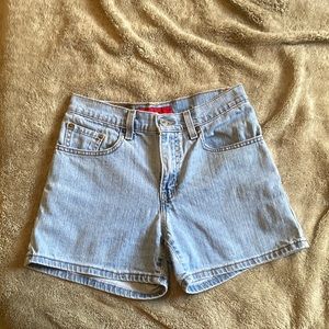 Levi denim shorts !